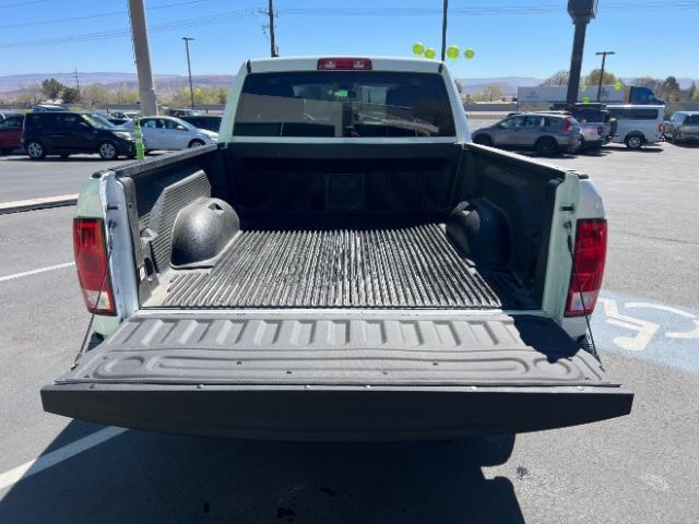 2022 Bright White Clearcoat /Diesel Gray/Black Ram 1500 Classic Tradesman Quad Cab 4x4 6'4 Box (1C6RR7FG1NS) , Automatic transmission, located at 1865 East Red Hills Pkwy, St. George, 84770, (435) 628-0023, 37.120850, -113.543640 - We specialize in helping ALL people get the best financing available. No matter your credit score, good, bad or none we can get you an amazing rate. Had a bankruptcy, divorce, or repossessions? We give you the green light to get your credit back on the road. Low down and affordable payments that fit - Photo#22