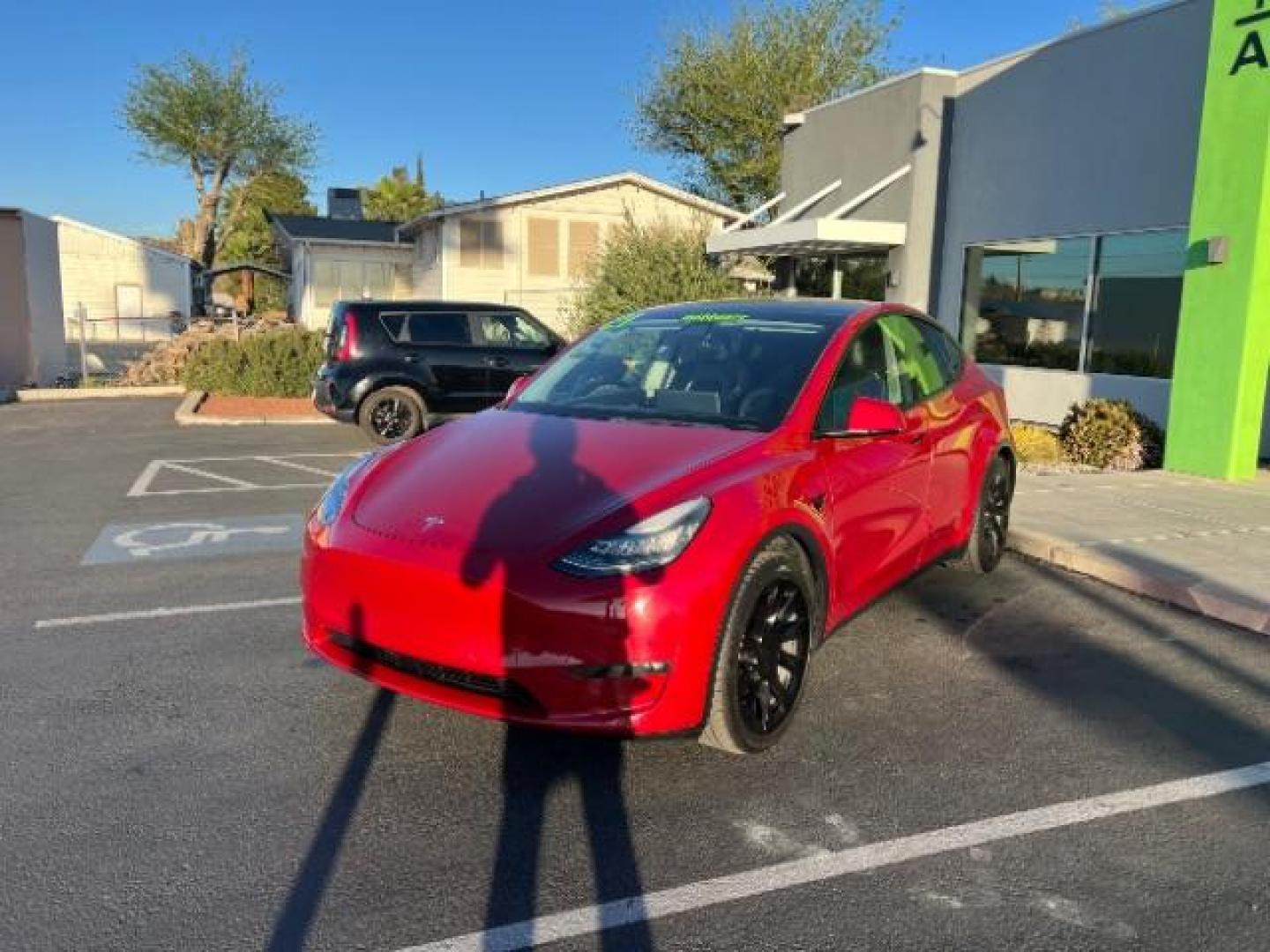 2021 Red Multi-Coat /Black Tesla Model Y Long Range Dual Motor All-Wheel Drive (5YJYGAEE4MF) with an ELECTRIC engine, Electric transmission, located at 1865 East Red Hills Pkwy, St. George, 84770, (435) 628-0023, 37.120850, -113.543640 - Photo#4