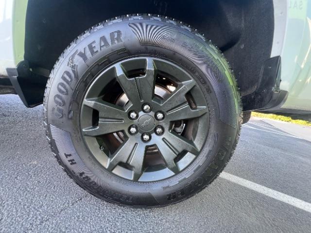 2018 Summit White /Jet Black/Dark Ash Chevrolet Colorado LT (1GCGSCEN7J1) , Automatic transmission, located at 1865 East Red Hills Pkwy, St. George, 84770, (435) 628-0023, 37.120850, -113.543640 - We specialize in helping ALL people get the best financing available. No matter your credit score, good, bad or none we can get you an amazing rate. Had a bankruptcy, divorce, or repossessions? We give you the green light to get your credit back on the road. Low down and affordable payments that fit - Photo#11