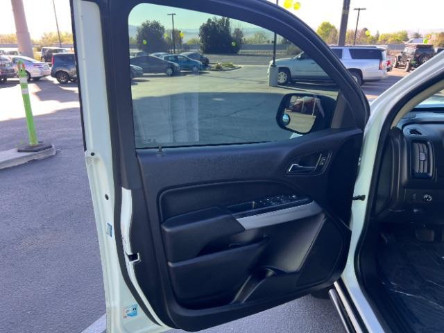 2018 Summit White /Jet Black/Dark Ash Chevrolet Colorado LT (1GCGSCEN7J1) , Automatic transmission, located at 1865 East Red Hills Pkwy, St. George, 84770, (435) 628-0023, 37.120850, -113.543640 - We specialize in helping ALL people get the best financing available. No matter your credit score, good, bad or none we can get you an amazing rate. Had a bankruptcy, divorce, or repossessions? We give you the green light to get your credit back on the road. Low down and affordable payments that fit - Photo#12