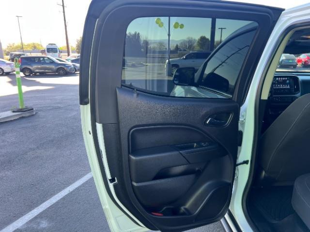 2018 Summit White /Jet Black/Dark Ash Chevrolet Colorado LT (1GCGSCEN7J1) , Automatic transmission, located at 1865 East Red Hills Pkwy, St. George, 84770, (435) 628-0023, 37.120850, -113.543640 - We specialize in helping ALL people get the best financing available. No matter your credit score, good, bad or none we can get you an amazing rate. Had a bankruptcy, divorce, or repossessions? We give you the green light to get your credit back on the road. Low down and affordable payments that fit - Photo#20