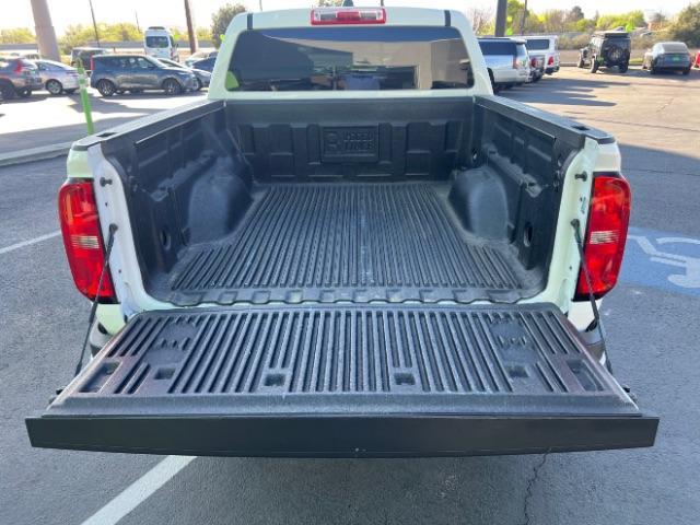 2018 Summit White /Jet Black/Dark Ash Chevrolet Colorado LT (1GCGSCEN7J1) , Automatic transmission, located at 1865 East Red Hills Pkwy, St. George, 84770, (435) 628-0023, 37.120850, -113.543640 - We specialize in helping ALL people get the best financing available. No matter your credit score, good, bad or none we can get you an amazing rate. Had a bankruptcy, divorce, or repossessions? We give you the green light to get your credit back on the road. Low down and affordable payments that fit - Photo#24