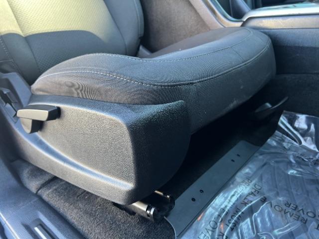 2018 Summit White /Jet Black/Dark Ash Chevrolet Colorado LT (1GCGSCEN7J1) , Automatic transmission, located at 1865 East Red Hills Pkwy, St. George, 84770, (435) 628-0023, 37.120850, -113.543640 - We specialize in helping ALL people get the best financing available. No matter your credit score, good, bad or none we can get you an amazing rate. Had a bankruptcy, divorce, or repossessions? We give you the green light to get your credit back on the road. Low down and affordable payments that fit - Photo#28