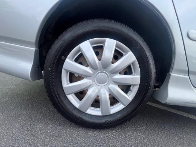 2007 Silver Streak Mica /Stone Toyota Corolla CE | S | LE (1NXBR32E97Z) with an 1.8L I-4 DOHC engine, MANUAL transmission, located at 940 North Main Street, Cedar City, UT, 84720, (435) 628-0023, 37.692936, -113.061897 - If you are looking for a reliable, fuel-efficient sedan that is easy on the wallet, this 2007 Toyota Corolla is a fantastic choice! Known for their legendary reliability, Corollas just keep going and going. This one comes loaded with air conditioning, leather seats, leather steering wheel, alloy whe - Photo#11