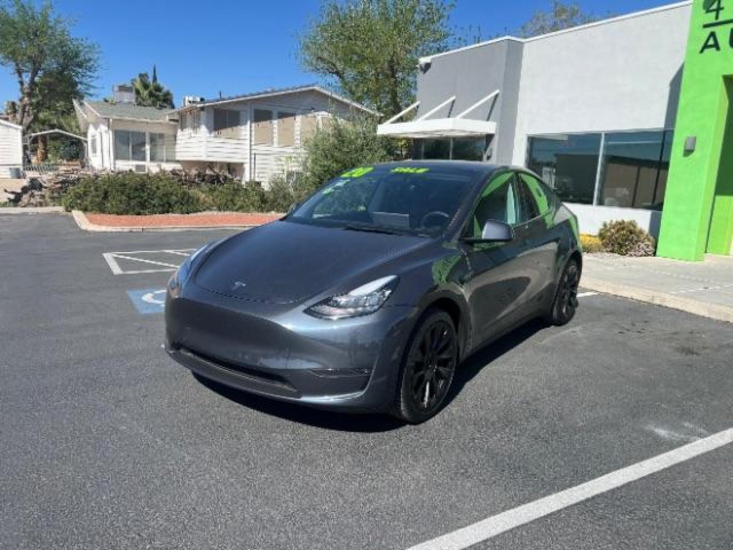 2020 Midnight Silver Metallic /Black Tesla Model Y Long Range Dual Motor All-Wheel Drive (5YJYGDEE0LF) with an ELECTRIC engine, Electric transmission, located at 1865 East Red Hills Pkwy, St. George, 84770, (435) 628-0023, 37.120850, -113.543640 - Excellent Tesla Model Y Long Range All Wheel Drive. All our Teslas come with charging kit. Battery is healthy. Gets 290 on full charge. Clean title, no accidents Still has remaining 120k mile Tesla warranty on battery and motor. We have aftermarket battery warranties available. Southern Utah's - Photo#4