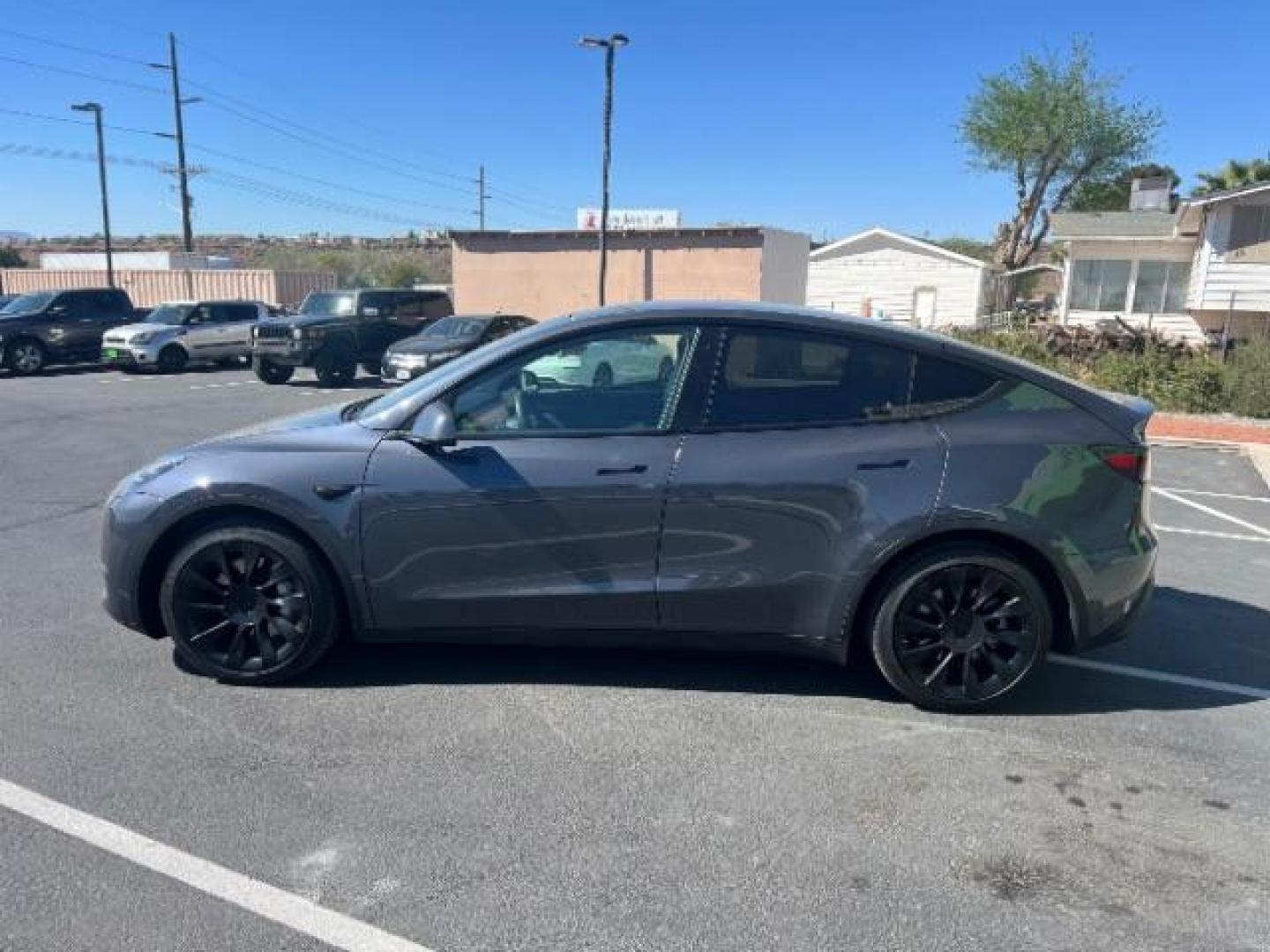 2020 Midnight Silver Metallic /Black Tesla Model Y Long Range Dual Motor All-Wheel Drive (5YJYGDEE0LF) with an ELECTRIC engine, Electric transmission, located at 1865 East Red Hills Pkwy, St. George, 84770, (435) 628-0023, 37.120850, -113.543640 - Excellent Tesla Model Y Long Range All Wheel Drive. All our Teslas come with charging kit. Battery is healthy. Gets 290 on full charge. Clean title, no accidents Still has remaining 120k mile Tesla warranty on battery and motor. We have aftermarket battery warranties available. Southern Utah's - Photo#5