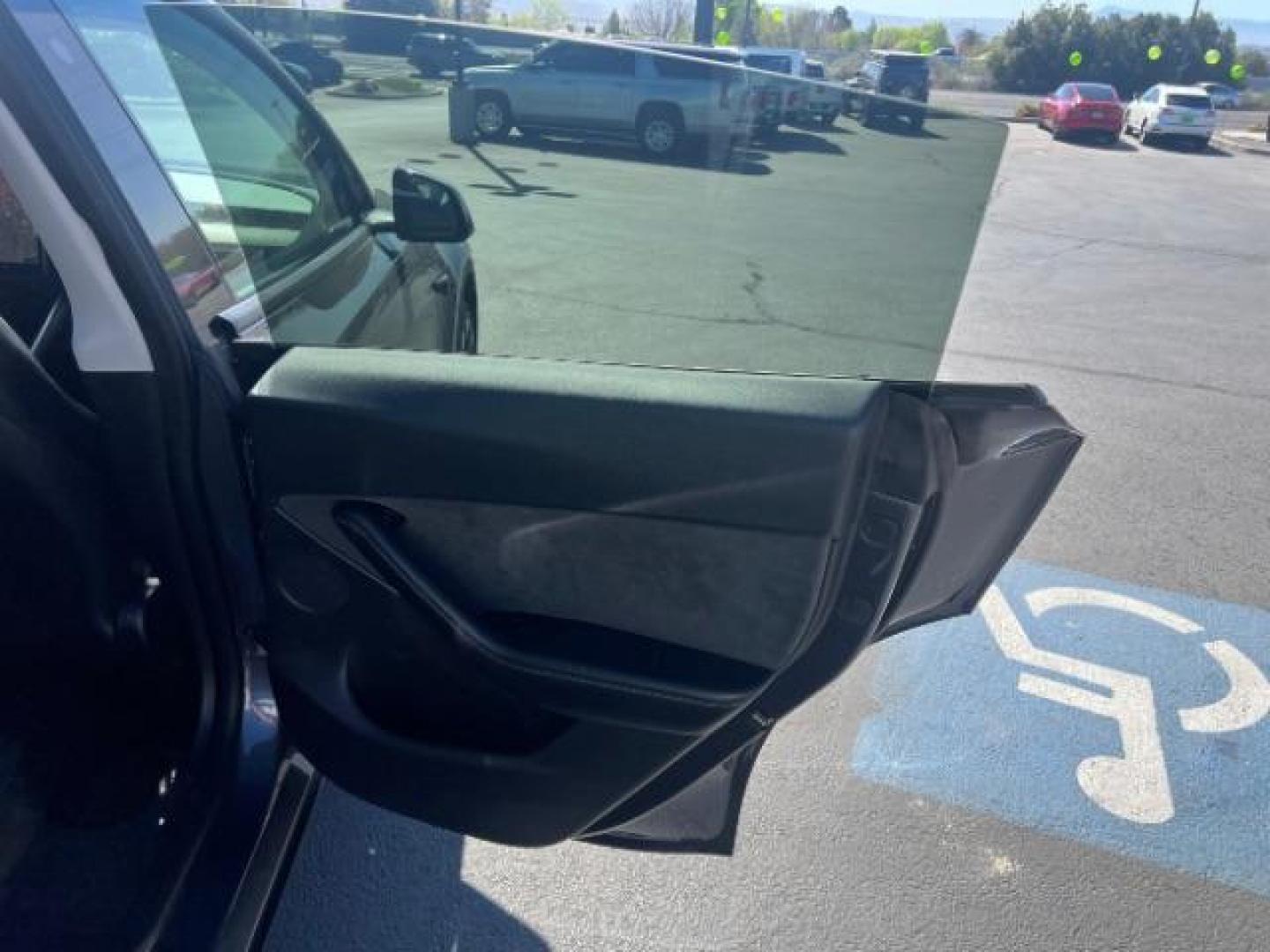 2020 Midnight Silver Metallic /Black Tesla Model Y Long Range Dual Motor All-Wheel Drive (5YJYGDEE0LF) with an ELECTRIC engine, Electric transmission, located at 1865 East Red Hills Pkwy, St. George, 84770, (435) 628-0023, 37.120850, -113.543640 - Excellent Tesla Model Y Long Range All Wheel Drive. All our Teslas come with charging kit. Battery is healthy. Gets 290 on full charge. Clean title, no accidents Still has remaining 120k mile Tesla warranty on battery and motor. We have aftermarket battery warranties available. Southern Utah's - Photo#25