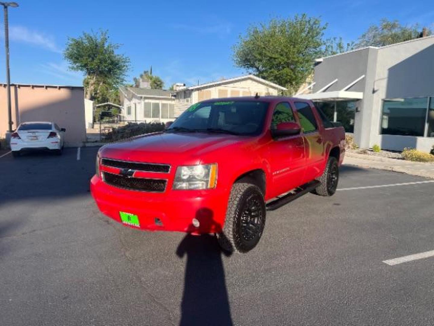 2008 Victory Red /Ebony Chevrolet Avalanche 1500 LT (3GNFK12388G) with an 5.3 lL V-8 engine, AUTOMATIC transmission, located at 1865 East Red Hills Pkwy, St. George, 84770, (435) 628-0023, 37.120850, -113.543640 - We specialize in helping ALL people get the best financing available. No matter your credit score, good, bad or none we can get you an amazing rate. Had a bankruptcy, divorce, or repossessions? We give you the green light to get your credit back on the road. Low down and affordable payments that fit - Photo#2