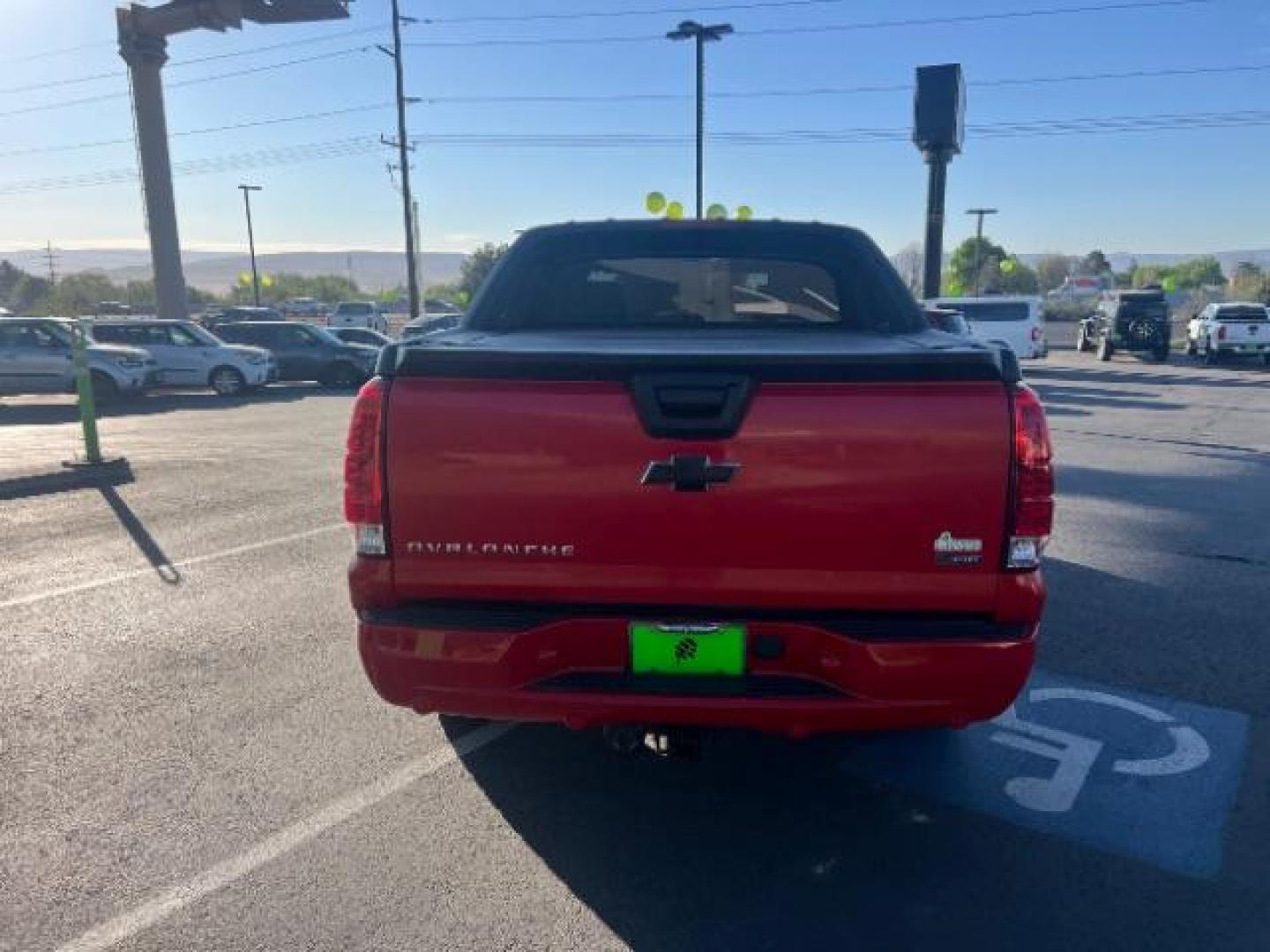 2008 Victory Red /Ebony Chevrolet Avalanche 1500 LT (3GNFK12388G) with an 5.3 lL V-8 engine, AUTOMATIC transmission, located at 1865 East Red Hills Pkwy, St. George, 84770, (435) 628-0023, 37.120850, -113.543640 - We specialize in helping ALL people get the best financing available. No matter your credit score, good, bad or none we can get you an amazing rate. Had a bankruptcy, divorce, or repossessions? We give you the green light to get your credit back on the road. Low down and affordable payments that fit - Photo#5