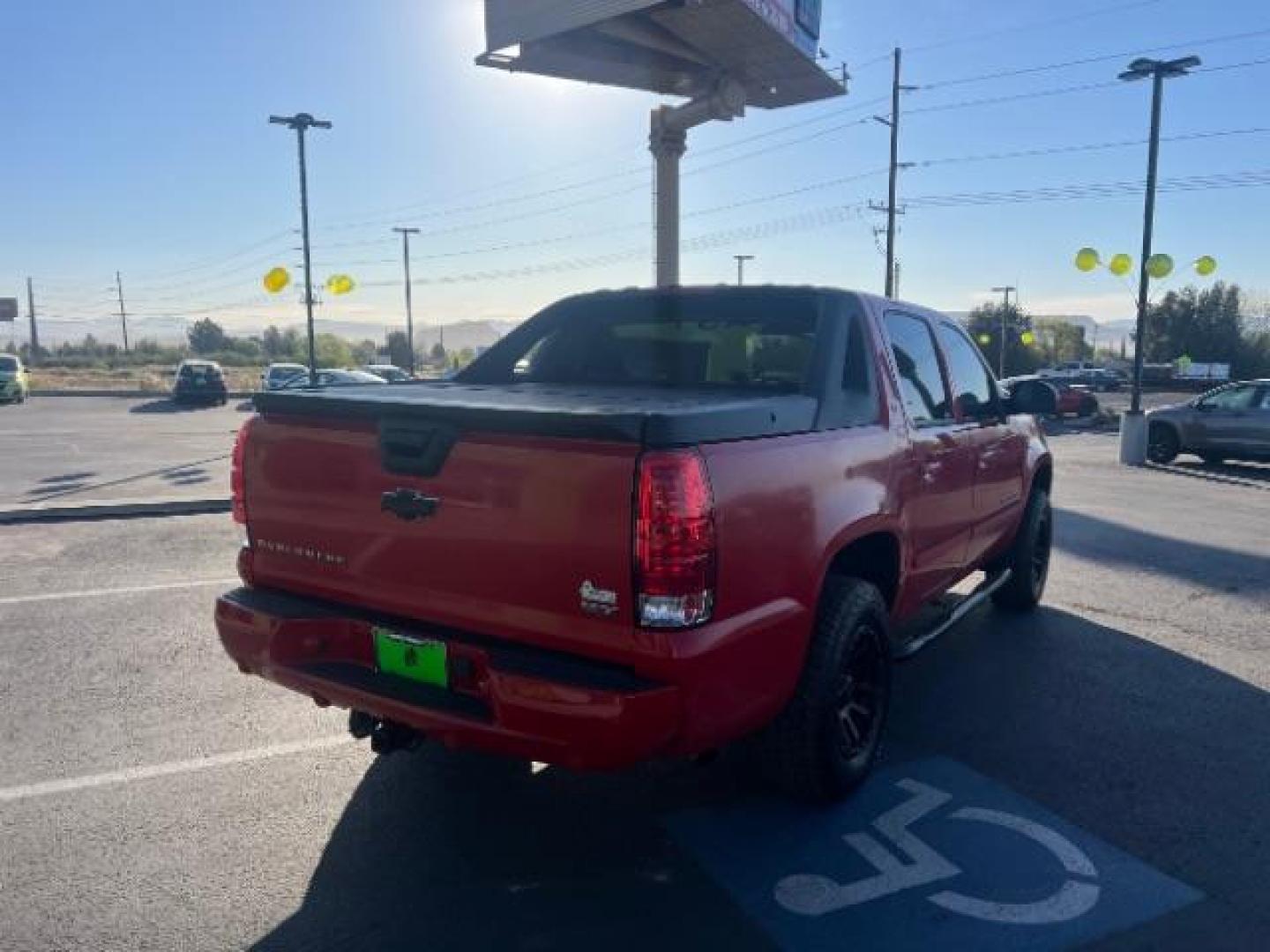 2008 Victory Red /Ebony Chevrolet Avalanche 1500 LT (3GNFK12388G) with an 5.3 lL V-8 engine, AUTOMATIC transmission, located at 1865 East Red Hills Pkwy, St. George, 84770, (435) 628-0023, 37.120850, -113.543640 - We specialize in helping ALL people get the best financing available. No matter your credit score, good, bad or none we can get you an amazing rate. Had a bankruptcy, divorce, or repossessions? We give you the green light to get your credit back on the road. Low down and affordable payments that fit - Photo#6