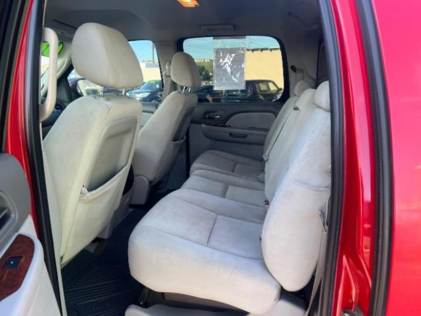 2008 Victory Red /Ebony Chevrolet Avalanche 1500 LT (3GNFK12388G) with an 5.3 lL V-8 engine, AUTOMATIC transmission, located at 1865 East Red Hills Pkwy, St. George, 84770, (435) 628-0023, 37.120850, -113.543640 - We specialize in helping ALL people get the best financing available. No matter your credit score, good, bad or none we can get you an amazing rate. Had a bankruptcy, divorce, or repossessions? We give you the green light to get your credit back on the road. Low down and affordable payments that fit - Photo#21