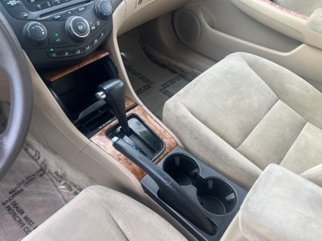 2003 Taffeta White /Ivory Honda Accord 2.4 EX (1HGCM56673A) with an 2.4L I-4 DOHC engine, Automatic transmission, located at 940 North Main Street, Cedar City, UT, 84720, (435) 628-0023, 37.692936, -113.061897 - We specialize in helping ALL people get the best financing available. No matter your credit score, good, bad or none we can get you an amazing rate. Had a bankruptcy, divorce, or repossessions? We give you the green light to get your credit back on the road. Low down and affordable payments that fit - Photo#18