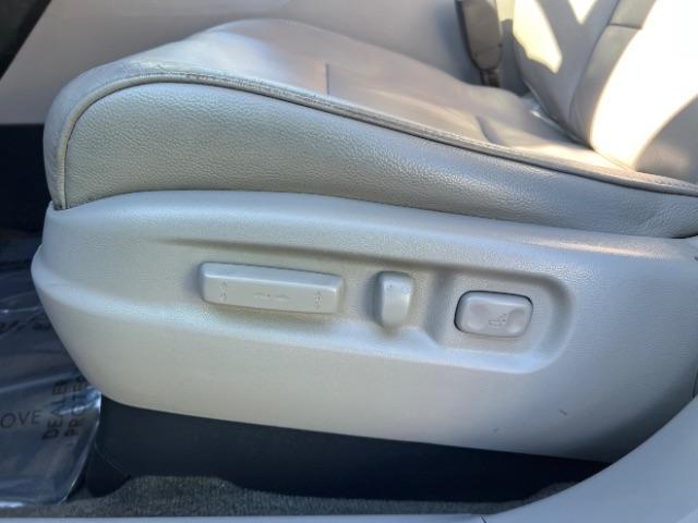 2013 Polished Metal Metallic /Gray Honda Pilot EX-L (5FNYF3H5XDB) with an 3.5L V-6 i-VTEC VCM variable valve control engine, Automatic transmission, located at 940 North Main Street, Cedar City, UT, 84720, (435) 628-0023, 37.692936, -113.061897 - We specialize in helping ALL people get the best financing available. No matter your credit score, good, bad or none we can get you an amazing rate. Had a bankruptcy, divorce, or repossessions? We give you the green light to get your credit back on the road. Low down and affordable payments that fit - Photo#13