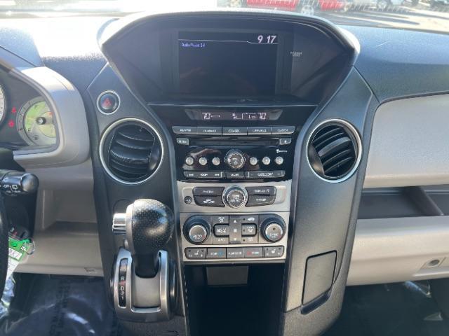 2013 Polished Metal Metallic /Gray Honda Pilot EX-L (5FNYF3H5XDB) with an 3.5L V-6 i-VTEC VCM variable valve control engine, Automatic transmission, located at 940 North Main Street, Cedar City, UT, 84720, (435) 628-0023, 37.692936, -113.061897 - We specialize in helping ALL people get the best financing available. No matter your credit score, good, bad or none we can get you an amazing rate. Had a bankruptcy, divorce, or repossessions? We give you the green light to get your credit back on the road. Low down and affordable payments that fit - Photo#17