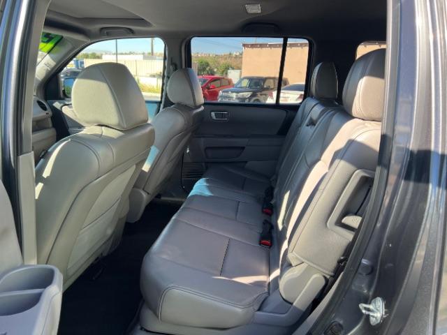 2013 Polished Metal Metallic /Gray Honda Pilot EX-L (5FNYF3H5XDB) with an 3.5L V-6 i-VTEC VCM variable valve control engine, Automatic transmission, located at 940 North Main Street, Cedar City, UT, 84720, (435) 628-0023, 37.692936, -113.061897 - We specialize in helping ALL people get the best financing available. No matter your credit score, good, bad or none we can get you an amazing rate. Had a bankruptcy, divorce, or repossessions? We give you the green light to get your credit back on the road. Low down and affordable payments that fit - Photo#21