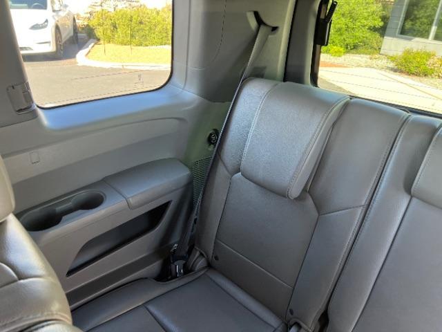 2013 Polished Metal Metallic /Gray Honda Pilot EX-L (5FNYF3H5XDB) with an 3.5L V-6 i-VTEC VCM variable valve control engine, Automatic transmission, located at 940 North Main Street, Cedar City, UT, 84720, (435) 628-0023, 37.692936, -113.061897 - We specialize in helping ALL people get the best financing available. No matter your credit score, good, bad or none we can get you an amazing rate. Had a bankruptcy, divorce, or repossessions? We give you the green light to get your credit back on the road. Low down and affordable payments that fit - Photo#27