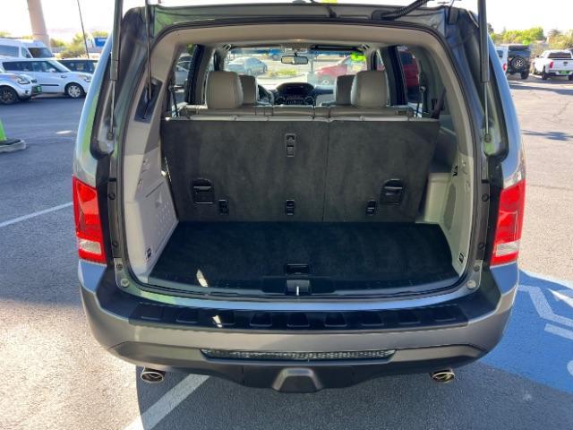 2013 Polished Metal Metallic /Gray Honda Pilot EX-L (5FNYF3H5XDB) with an 3.5L V-6 i-VTEC VCM variable valve control engine, Automatic transmission, located at 940 North Main Street, Cedar City, UT, 84720, (435) 628-0023, 37.692936, -113.061897 - We specialize in helping ALL people get the best financing available. No matter your credit score, good, bad or none we can get you an amazing rate. Had a bankruptcy, divorce, or repossessions? We give you the green light to get your credit back on the road. Low down and affordable payments that fit - Photo#28