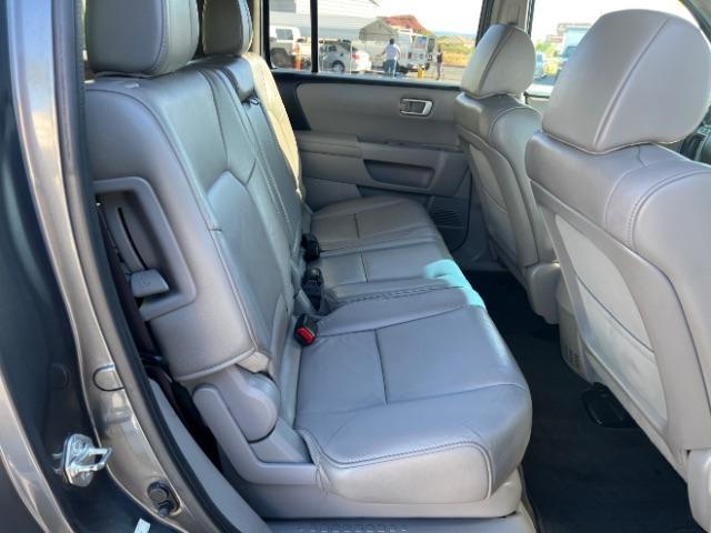 2013 Polished Metal Metallic /Gray Honda Pilot EX-L (5FNYF3H5XDB) with an 3.5L V-6 i-VTEC VCM variable valve control engine, Automatic transmission, located at 940 North Main Street, Cedar City, UT, 84720, (435) 628-0023, 37.692936, -113.061897 - We specialize in helping ALL people get the best financing available. No matter your credit score, good, bad or none we can get you an amazing rate. Had a bankruptcy, divorce, or repossessions? We give you the green light to get your credit back on the road. Low down and affordable payments that fit - Photo#30