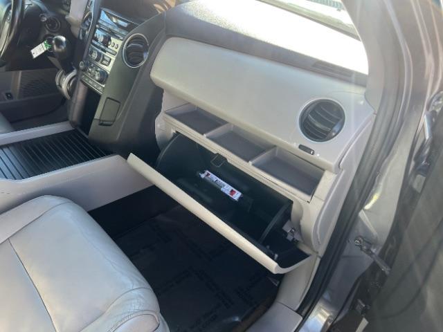 2013 Polished Metal Metallic /Gray Honda Pilot EX-L (5FNYF3H5XDB) with an 3.5L V-6 i-VTEC VCM variable valve control engine, Automatic transmission, located at 940 North Main Street, Cedar City, UT, 84720, (435) 628-0023, 37.692936, -113.061897 - We specialize in helping ALL people get the best financing available. No matter your credit score, good, bad or none we can get you an amazing rate. Had a bankruptcy, divorce, or repossessions? We give you the green light to get your credit back on the road. Low down and affordable payments that fit - Photo#33
