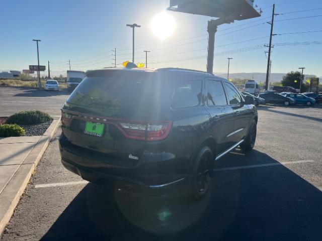 2015 Brilliant Black Crystal Pearlcoat /Black Dodge Durango SXT (1C4RDJAG6FC) with an 3.6L V-6 DOHC engine, Automatic transmission, located at 1865 East Red Hills Pkwy, St. George, 84770, (435) 628-0023, 37.120850, -113.543640 - We specialize in helping ALL people get the best financing available. No matter your credit score, good, bad or none we can get you an amazing rate. Had a bankruptcy, divorce, or repossessions? We give you the green light to get your credit back on the road. Low down and affordable payments that fit - Photo#6