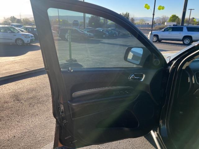 2015 Brilliant Black Crystal Pearlcoat /Black Dodge Durango SXT (1C4RDJAG6FC) with an 3.6L V-6 DOHC engine, Automatic transmission, located at 1865 East Red Hills Pkwy, St. George, 84770, (435) 628-0023, 37.120850, -113.543640 - We specialize in helping ALL people get the best financing available. No matter your credit score, good, bad or none we can get you an amazing rate. Had a bankruptcy, divorce, or repossessions? We give you the green light to get your credit back on the road. Low down and affordable payments that fit - Photo#12