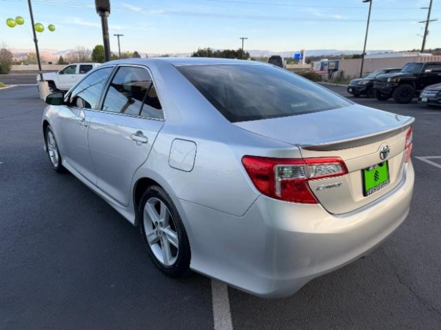 2013 Classic Silver Metallic /Ash Toyota Camry L | LE | SE | XLE (4T1BF1FK2DU) with an 2.5L I-4 DOHC engine, Automatic transmission, located at 1865 East Red Hills Pkwy, St. George, 84770, (435) 628-0023, 37.120850, -113.543640 - We specialize in helping ALL people get the best financing available. No matter your credit score, good, bad or none we can get you an amazing rate. Had a bankruptcy, divorce, or repossessions? We give you the green light to get your credit back on the road. Low down and affordable payments that fit - Photo#4