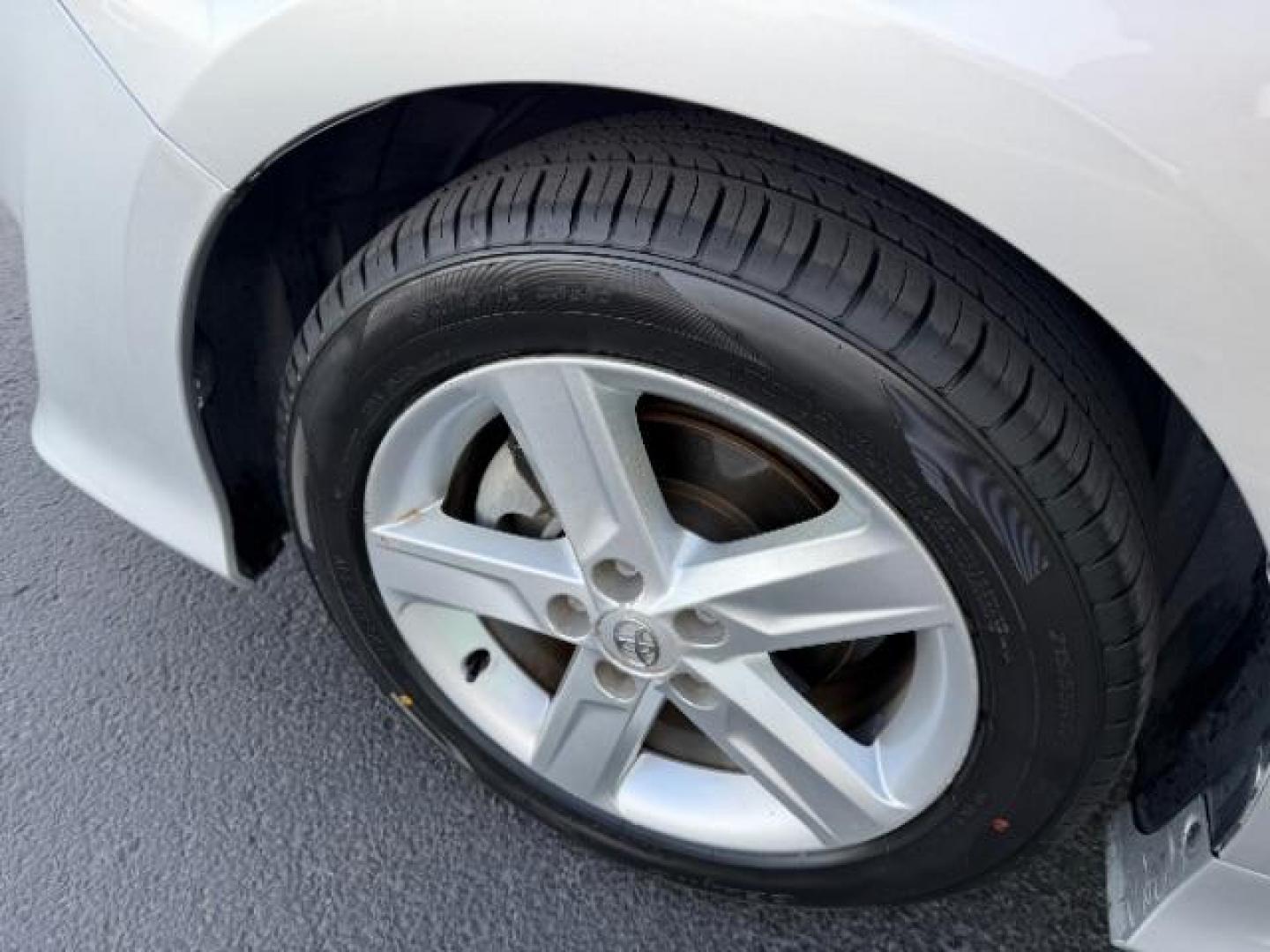 2013 Classic Silver Metallic /Ash Toyota Camry L | LE | SE | XLE (4T1BF1FK2DU) with an 2.5L I-4 DOHC engine, Automatic transmission, located at 1865 East Red Hills Pkwy, St. George, 84770, (435) 628-0023, 37.120850, -113.543640 - We specialize in helping ALL people get the best financing available. No matter your credit score, good, bad or none we can get you an amazing rate. Had a bankruptcy, divorce, or repossessions? We give you the green light to get your credit back on the road. Low down and affordable payments that fit - Photo#9