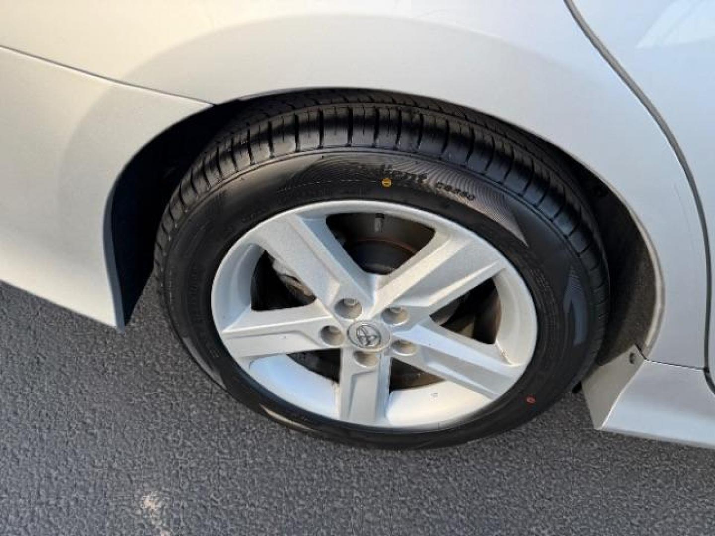 2013 Classic Silver Metallic /Ash Toyota Camry L | LE | SE | XLE (4T1BF1FK2DU) with an 2.5L I-4 DOHC engine, Automatic transmission, located at 1865 East Red Hills Pkwy, St. George, 84770, (435) 628-0023, 37.120850, -113.543640 - We specialize in helping ALL people get the best financing available. No matter your credit score, good, bad or none we can get you an amazing rate. Had a bankruptcy, divorce, or repossessions? We give you the green light to get your credit back on the road. Low down and affordable payments that fit - Photo#11