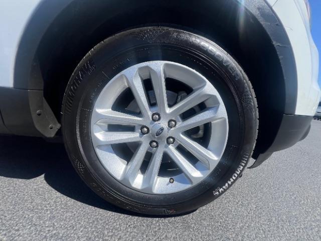 2015 White /Black Ford Explorer Base FWD (1FM5K7B88FG) , Automatic transmission, located at 940 North Main Street, Cedar City, UT, 84720, (435) 628-0023, 37.692936, -113.061897 - We specialize in helping ALL people get the best financing available. No matter your credit score, good, bad or none we can get you an amazing rate. Had a bankruptcy, divorce, or repossessions? We give you the green light to get your credit back on the road. Low down and affordable payments that fit - Photo#8