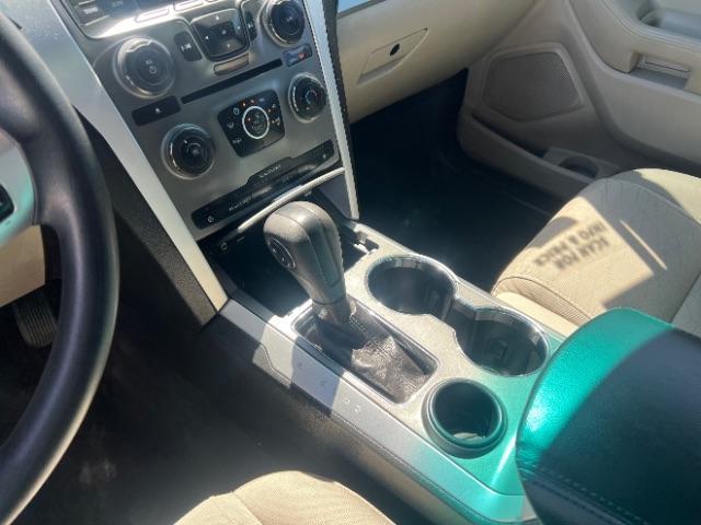 2015 White /Black Ford Explorer Base FWD (1FM5K7B88FG) , Automatic transmission, located at 940 North Main Street, Cedar City, UT, 84720, (435) 628-0023, 37.692936, -113.061897 - We specialize in helping ALL people get the best financing available. No matter your credit score, good, bad or none we can get you an amazing rate. Had a bankruptcy, divorce, or repossessions? We give you the green light to get your credit back on the road. Low down and affordable payments that fit - Photo#18