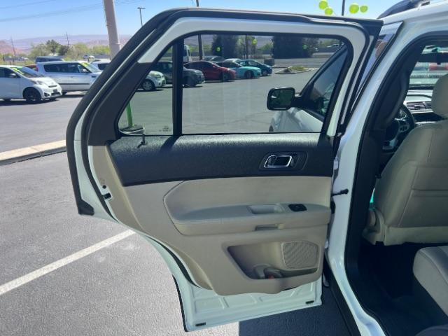 2015 White /Black Ford Explorer Base FWD (1FM5K7B88FG) , Automatic transmission, located at 940 North Main Street, Cedar City, UT, 84720, (435) 628-0023, 37.692936, -113.061897 - We specialize in helping ALL people get the best financing available. No matter your credit score, good, bad or none we can get you an amazing rate. Had a bankruptcy, divorce, or repossessions? We give you the green light to get your credit back on the road. Low down and affordable payments that fit - Photo#20