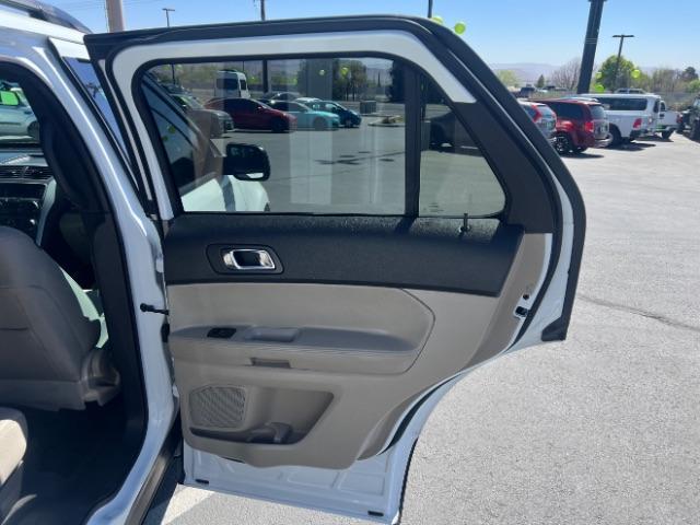 2015 White /Black Ford Explorer Base FWD (1FM5K7B88FG) , Automatic transmission, located at 940 North Main Street, Cedar City, UT, 84720, (435) 628-0023, 37.692936, -113.061897 - We specialize in helping ALL people get the best financing available. No matter your credit score, good, bad or none we can get you an amazing rate. Had a bankruptcy, divorce, or repossessions? We give you the green light to get your credit back on the road. Low down and affordable payments that fit - Photo#28