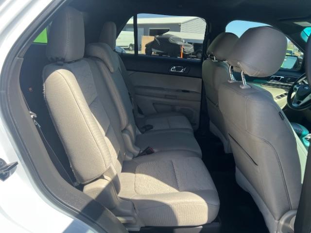 2015 White /Black Ford Explorer Base FWD (1FM5K7B88FG) , Automatic transmission, located at 940 North Main Street, Cedar City, UT, 84720, (435) 628-0023, 37.692936, -113.061897 - We specialize in helping ALL people get the best financing available. No matter your credit score, good, bad or none we can get you an amazing rate. Had a bankruptcy, divorce, or repossessions? We give you the green light to get your credit back on the road. Low down and affordable payments that fit - Photo#29