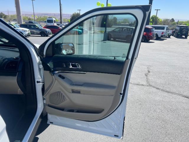 2015 White /Black Ford Explorer Base FWD (1FM5K7B88FG) , Automatic transmission, located at 940 North Main Street, Cedar City, UT, 84720, (435) 628-0023, 37.692936, -113.061897 - We specialize in helping ALL people get the best financing available. No matter your credit score, good, bad or none we can get you an amazing rate. Had a bankruptcy, divorce, or repossessions? We give you the green light to get your credit back on the road. Low down and affordable payments that fit - Photo#30