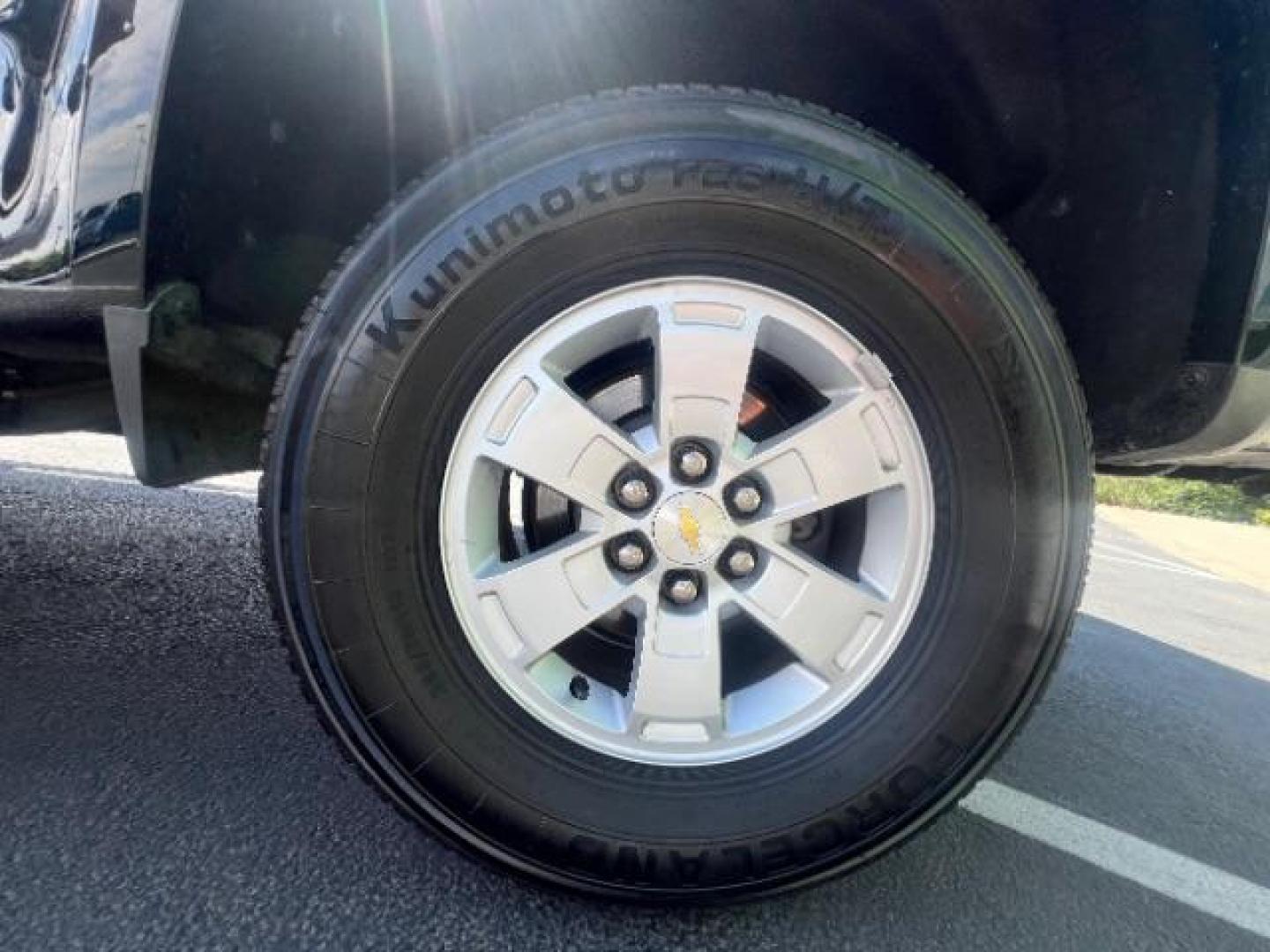 2020 Black /Jet Black/Dark Ash Chevrolet Colorado 2WD Crew Cab Short Box WT (1GCGSBEN8L1) , Automatic transmission, located at 1865 East Red Hills Pkwy, St. George, 84770, (435) 628-0023, 37.120850, -113.543640 - We specialize in helping ALL people get the best financing available. No matter your credit score, good, bad or none we can get you an amazing rate. Had a bankruptcy, divorce, or repossessions? We give you the green light to get your credit back on the road. Low down and affordable payments that fit- Photo#11