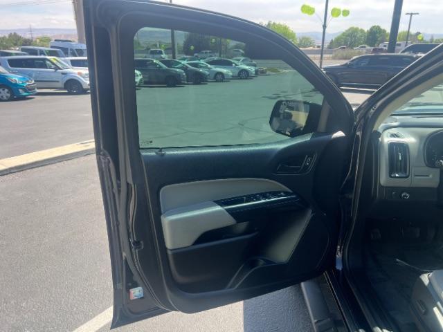2020 Black /Jet Black/Dark Ash Chevrolet Colorado 2WD Crew Cab Short Box WT (1GCGSBEN8L1) , Automatic transmission, located at 940 North Main Street, Cedar City, UT, 84720, (435) 628-0023, 37.692936, -113.061897 - We specialize in helping ALL people get the best financing available. No matter your credit score, good, bad or none we can get you an amazing rate. Had a bankruptcy, divorce, or repossessions? We give you the green light to get your credit back on the road. Low down and affordable payments that fit - Photo#12