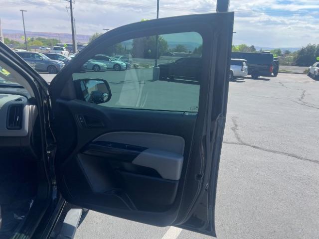 2020 Black /Jet Black/Dark Ash Chevrolet Colorado 2WD Crew Cab Short Box WT (1GCGSBEN8L1) , Automatic transmission, located at 940 North Main Street, Cedar City, UT, 84720, (435) 628-0023, 37.692936, -113.061897 - We specialize in helping ALL people get the best financing available. No matter your credit score, good, bad or none we can get you an amazing rate. Had a bankruptcy, divorce, or repossessions? We give you the green light to get your credit back on the road. Low down and affordable payments that fit - Photo#26