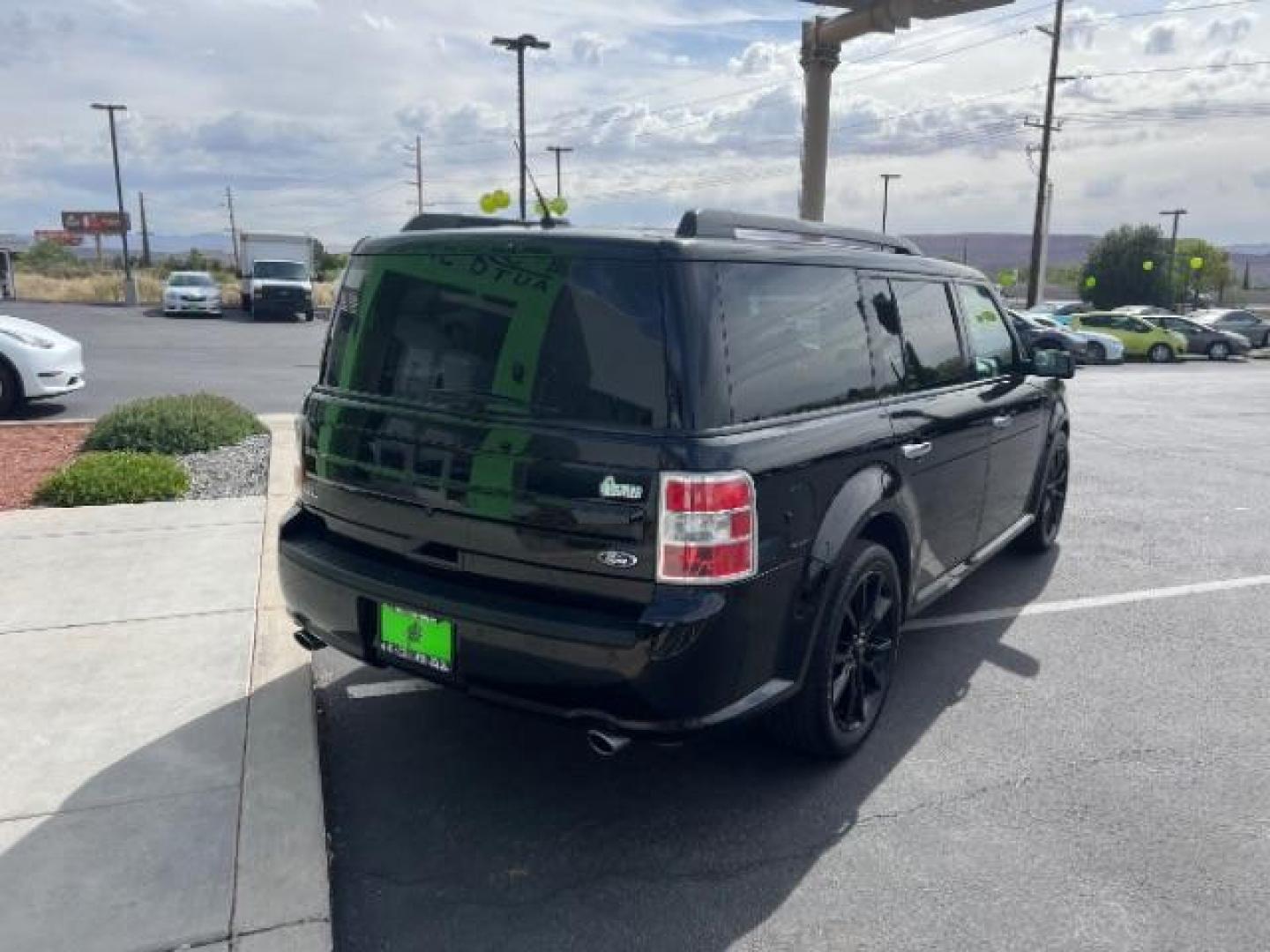 2018 Shadow Black /Charcoal Black Ford Flex SEL (2FMGK5C85JB) with an 3.5L V-6 DOHC engine, Automatic transmission, located at 940 North Main Street, Cedar City, UT, 84720, (435) 628-0023, 37.692936, -113.061897 - We specialize in helping ALL people get the best financing available. No matter your credit score, good, bad or none we can get you an amazing rate. Had a bankruptcy, divorce, or repossessions? We give you the green light to get your credit back on the road. Low down and affordable payments that fit - Photo#6