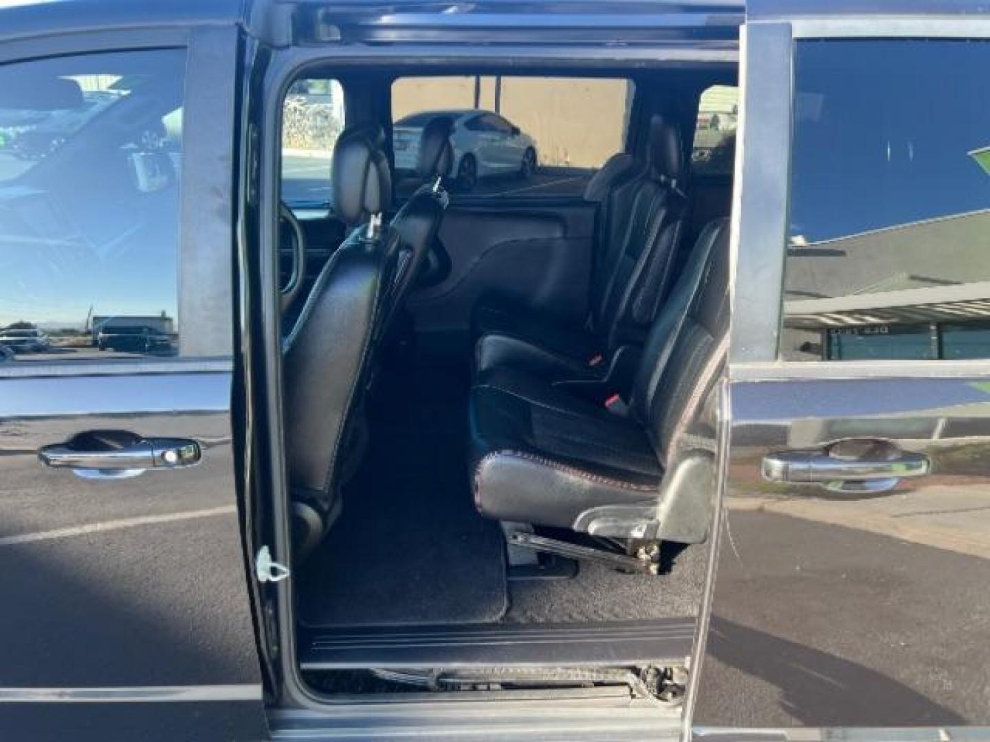 2019 Black Onyx Crystal Pearlcoat /Black Dodge Grand Caravan GT (2C4RDGEG1KR) with an Pentastar 3.6L V-6 DOHC engine, Automatic transmission, located at 1865 East Red Hills Pkwy, St. George, 84770, (435) 628-0023, 37.120850, -113.543640 - Want the sportier Grand Caravan with a little extra attitude? This Black Onyx 2019 Dodge Grand Caravan GT brings the Pentastar 3.6L V6, automatic transmission, front-wheel drive, and black interior - family van practicality with GT styling for Southern Utah. We specialize in in-house financing and- Photo#19
