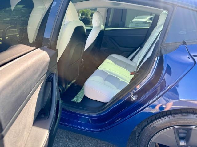 2022 Deep Blue Metallic /White/Black Tesla Model 3 Long Range Dual Motor All-Wheel Drive (5YJ3E1EB7NF) with an ELECTRIC engine, Electric transmission, located at 1865 East Red Hills Pkwy, St. George, 84770, (435) 628-0023, 37.120850, -113.543640 - Excellent Tesla Model 3 Long Range All Wheel Drive with White interior! HW3. Inside and outside in great shape. Tires are good. All our Teslas come with charging kit. Battery is near new. Gets 305 on full charge. Clean title, no accidents Still has remaining 120k mile Tesla warranty on battery a - Photo#10