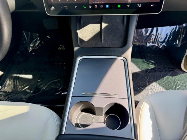 2022 Deep Blue Metallic /White/Black Tesla Model 3 Long Range Dual Motor All-Wheel Drive (5YJ3E1EB7NF) with an ELECTRIC engine, Electric transmission, located at 1865 East Red Hills Pkwy, St. George, 84770, (435) 628-0023, 37.120850, -113.543640 - Excellent Tesla Model 3 Long Range All Wheel Drive with White interior! HW3. Inside and outside in great shape. Tires are good. All our Teslas come with charging kit. Battery is near new. Gets 305 on full charge. Clean title, no accidents Still has remaining 120k mile Tesla warranty on battery a - Photo#18