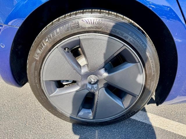 2022 Deep Blue Metallic /White/Black Tesla Model 3 Long Range Dual Motor All-Wheel Drive (5YJ3E1EB7NF) with an ELECTRIC engine, Electric transmission, located at 1865 East Red Hills Pkwy, St. George, 84770, (435) 628-0023, 37.120850, -113.543640 - Excellent Tesla Model 3 Long Range All Wheel Drive with White interior! HW3. Inside and outside in great shape. Tires are good. All our Teslas come with charging kit. Battery is near new. Gets 305 on full charge. Clean title, no accidents Still has remaining 120k mile Tesla warranty on battery a - Photo#25
