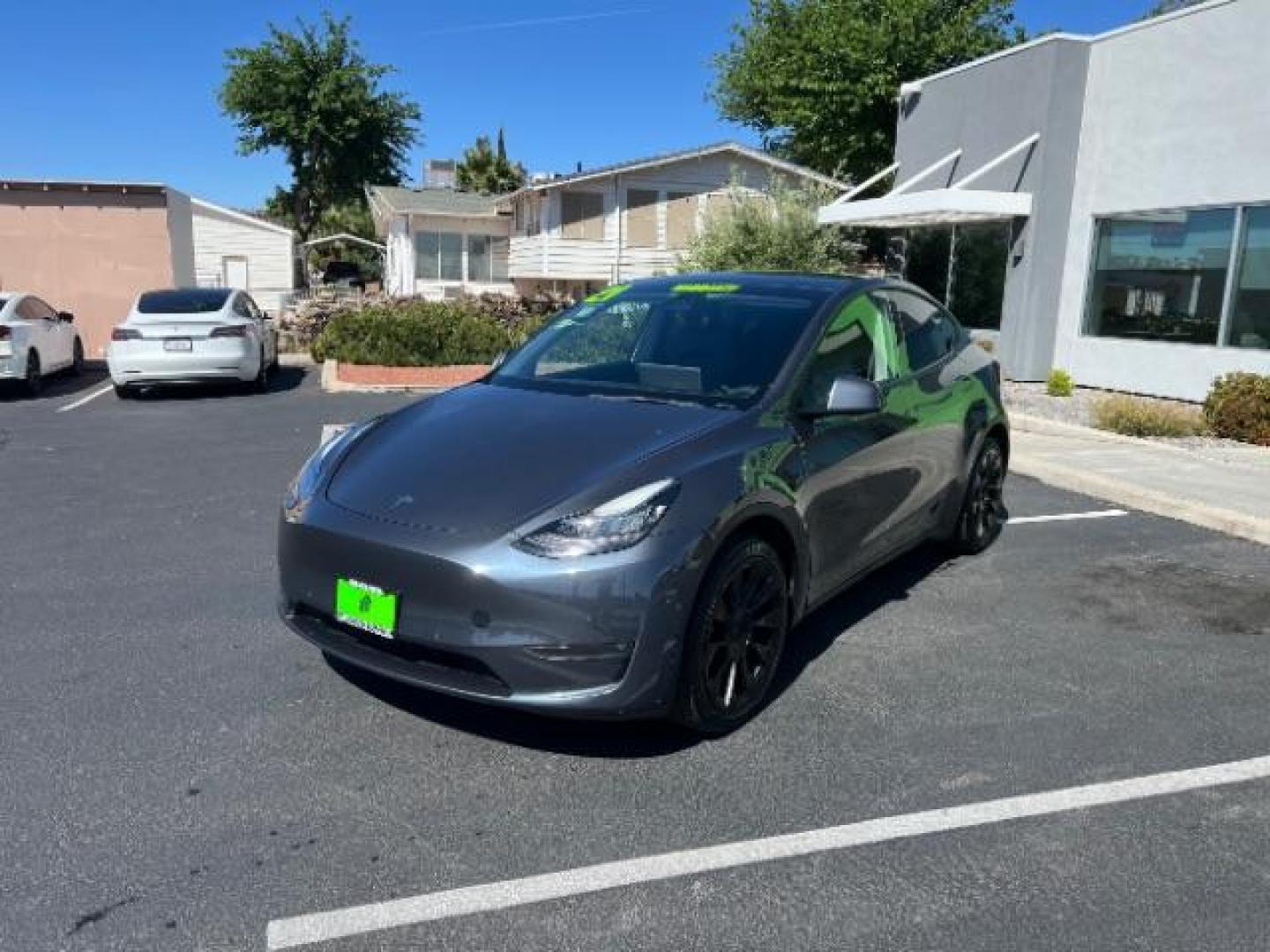 2021 Midnight Silver Metallic /Black Tesla Model Y Long Range Dual Motor All-Wheel Drive (5YJYGDEE0MF) with an ELECTRIC engine, Electric transmission, located at 1865 East Red Hills Pkwy, St. George, 84770, (435) 628-0023, 37.120850, -113.543640 - Excellent Tesla Model Y Long Range All Wheel Drive with Full Self Driving Paid for. Thats a $8k add on that is no longer avilable from Tesla. HW3. Inside and outside in great shape. Has PPF on front and Yoke steering wheel. Tires are good. All our Teslas come with charging kit. Battery is healthy. - Photo#4