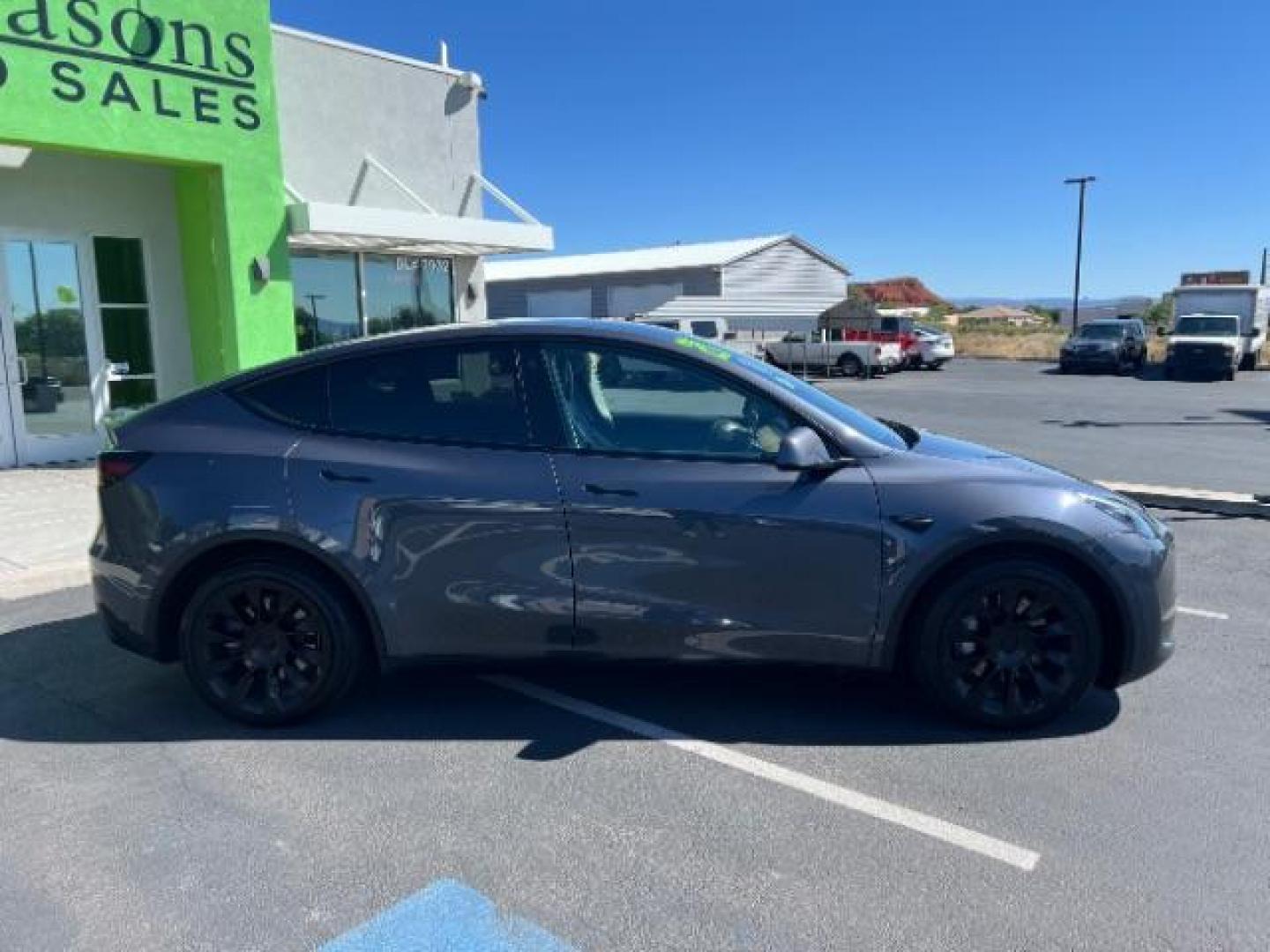 2021 Midnight Silver Metallic /Black Tesla Model Y Long Range Dual Motor All-Wheel Drive (5YJYGDEE0MF) with an ELECTRIC engine, Electric transmission, located at 1865 East Red Hills Pkwy, St. George, 84770, (435) 628-0023, 37.120850, -113.543640 - Excellent Tesla Model Y Long Range All Wheel Drive with Full Self Driving Paid for. Thats a $8k add on that is no longer avilable from Tesla. HW3. Inside and outside in great shape. Has PPF on front and Yoke steering wheel. Tires are good. All our Teslas come with charging kit. Battery is healthy. - Photo#9