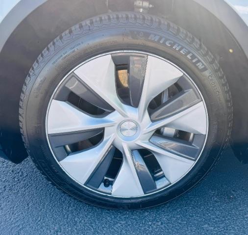 2023 Pearl White Multi-Coat /Black Tesla Model Y Long Range Dual Motor All-Wheel Drive | AWD (7SAYGAEE0PF) with an ELECTRIC engine, Electric transmission, located at 1865 East Red Hills Pkwy, St. George, 84770, (435) 628-0023, 37.120850, -113.543640 - Excellent Tesla Model Y Long Range All Wheel Drive with 3rd row. 7seats. HW3. Inside and outside in great shape. Tires are good. All our Teslas come with charging kit. Battery is healthy. Gets 285 on full charge. Clean title, no accidents Still has remaining 120k mile Tesla warranty on battery a - Photo#24