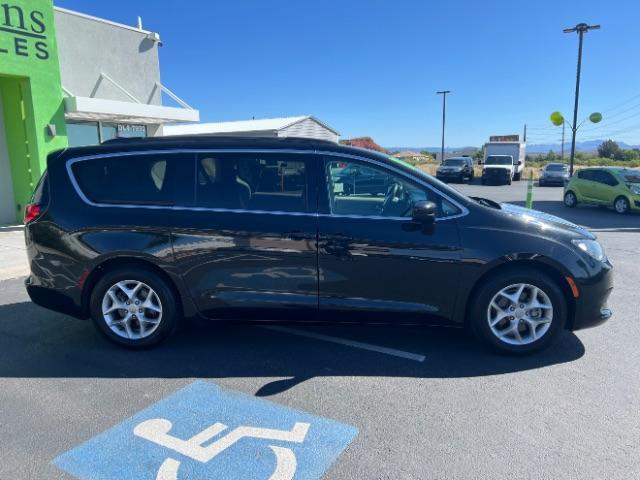 2018 Brilliant Black Crystal Pearlcoat /Black/Alloy Chrysler Pacifica Touring (2C4RC1DGXJR) with an 3.6L V-6 DOHC engine, Automatic transmission, located at 940 North Main Street, Cedar City, UT, 84720, (435) 628-0023, 37.692936, -113.061897 - We specialize in helping ALL people get the best financing available. No matter your credit score, good, bad or none we can get you an amazing rate. Had a bankruptcy, divorce, or repossessions? We give you the green light to get your credit back on the road. Low down and affordable payments that fit - Photo#7
