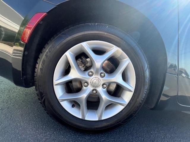 2018 Brilliant Black Crystal Pearlcoat /Black/Alloy Chrysler Pacifica Touring (2C4RC1DGXJR) with an 3.6L V-6 DOHC engine, Automatic transmission, located at 940 North Main Street, Cedar City, UT, 84720, (435) 628-0023, 37.692936, -113.061897 - We specialize in helping ALL people get the best financing available. No matter your credit score, good, bad or none we can get you an amazing rate. Had a bankruptcy, divorce, or repossessions? We give you the green light to get your credit back on the road. Low down and affordable payments that fit - Photo#11