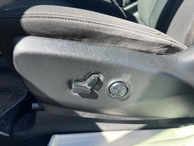 2018 Brilliant Black Crystal Pearlcoat /Black/Alloy Chrysler Pacifica Touring (2C4RC1DGXJR) with an 3.6L V-6 DOHC engine, Automatic transmission, located at 940 North Main Street, Cedar City, UT, 84720, (435) 628-0023, 37.692936, -113.061897 - We specialize in helping ALL people get the best financing available. No matter your credit score, good, bad or none we can get you an amazing rate. Had a bankruptcy, divorce, or repossessions? We give you the green light to get your credit back on the road. Low down and affordable payments that fit - Photo#13