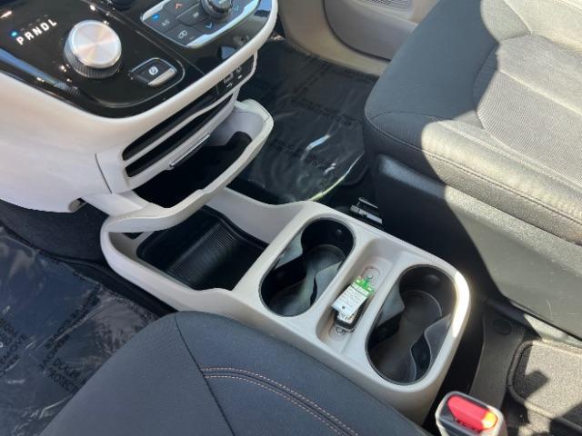 2018 Brilliant Black Crystal Pearlcoat /Black/Alloy Chrysler Pacifica Touring (2C4RC1DGXJR) with an 3.6L V-6 DOHC engine, Automatic transmission, located at 940 North Main Street, Cedar City, UT, 84720, (435) 628-0023, 37.692936, -113.061897 - We specialize in helping ALL people get the best financing available. No matter your credit score, good, bad or none we can get you an amazing rate. Had a bankruptcy, divorce, or repossessions? We give you the green light to get your credit back on the road. Low down and affordable payments that fit - Photo#18