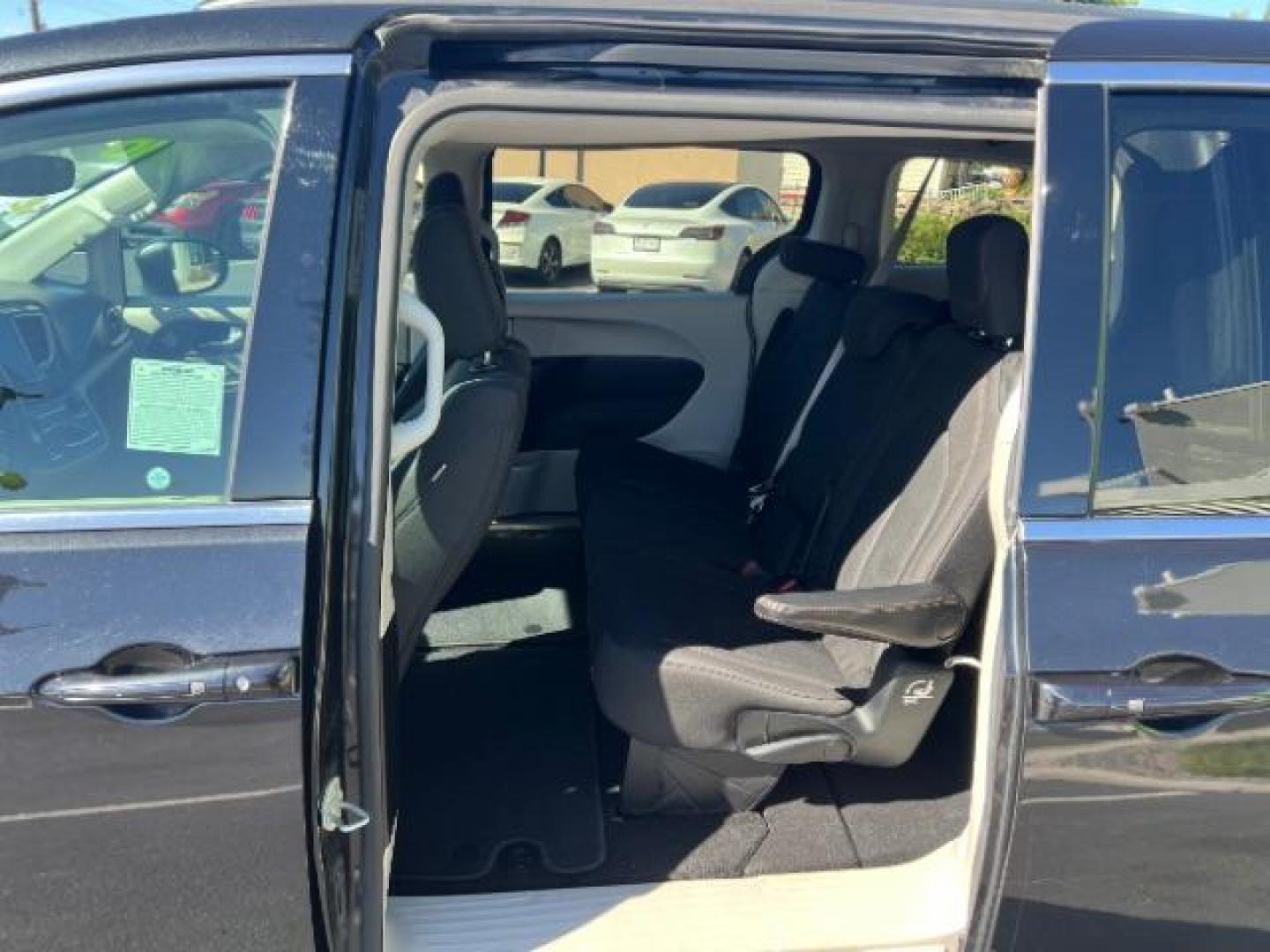 2018 Brilliant Black Crystal Pearlcoat /Black/Alloy Chrysler Pacifica Touring (2C4RC1DGXJR) with an 3.6L V-6 DOHC engine, Automatic transmission, located at 1865 East Red Hills Pkwy, St. George, 84770, (435) 628-0023, 37.120850, -113.543640 - We specialize in helping ALL people get the best financing available. No matter your credit score, good, bad or none we can get you an amazing rate. Had a bankruptcy, divorce, or repossessions? We give you the green light to get your credit back on the road. Low down and affordable payments that fit - Photo#19